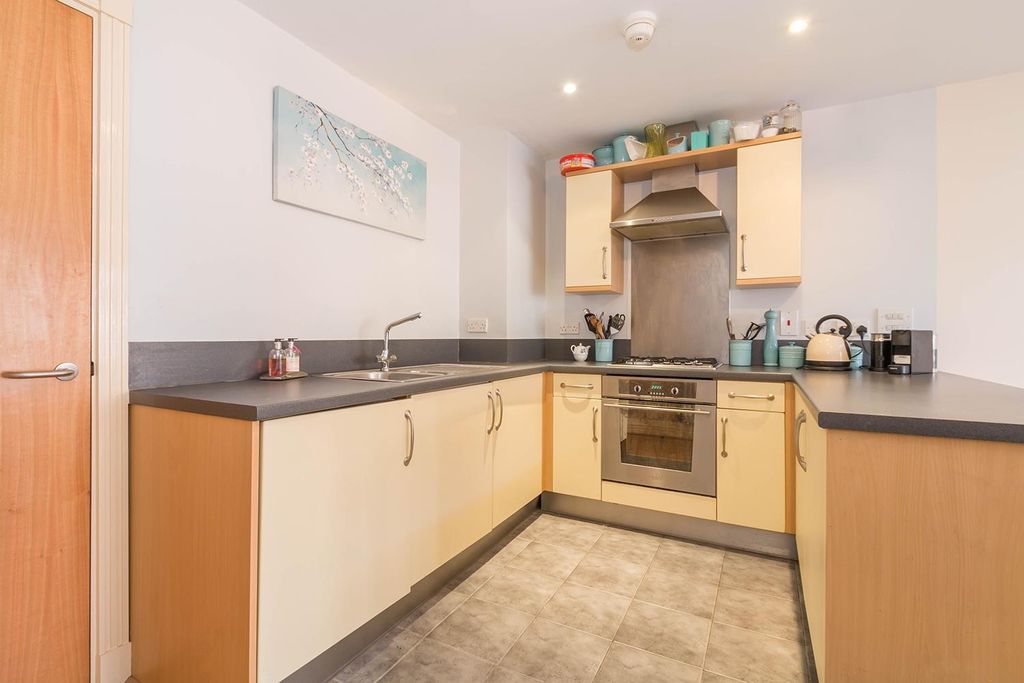 Property photo 3 of 13 Kitchen