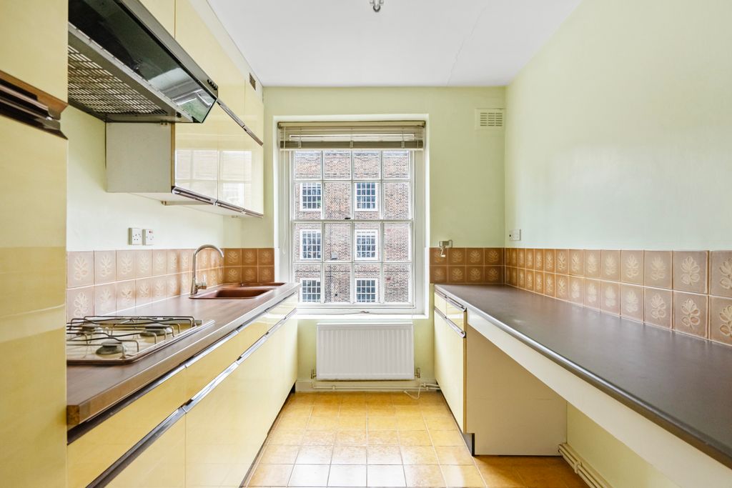 Property photo 2 of 20 Kitchen