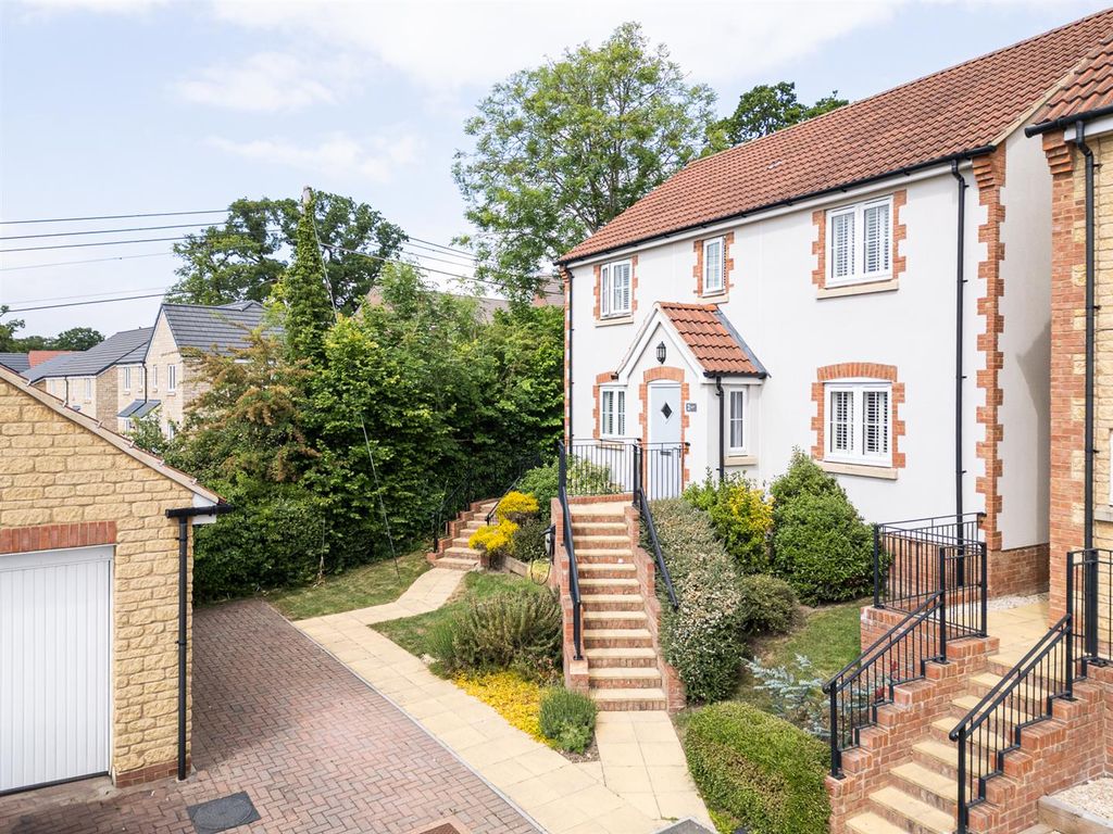 Property photo 2 of 29 2 Chandlers Mews-5.Jpg