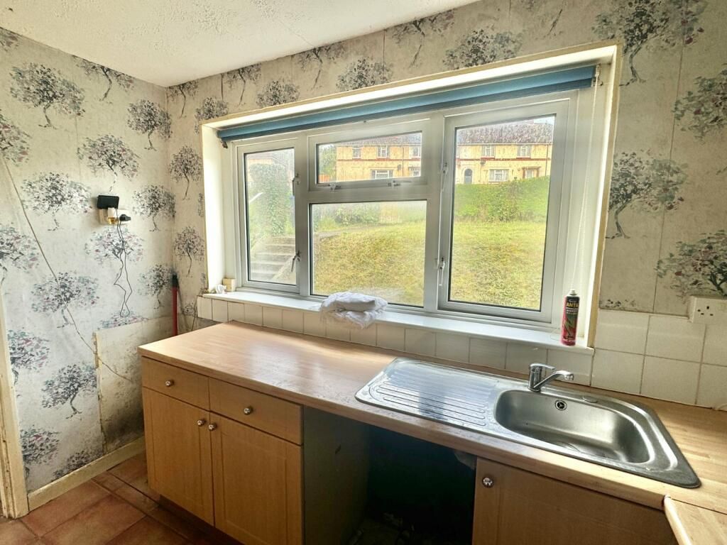 Property photo 3 of 14 Photo 6