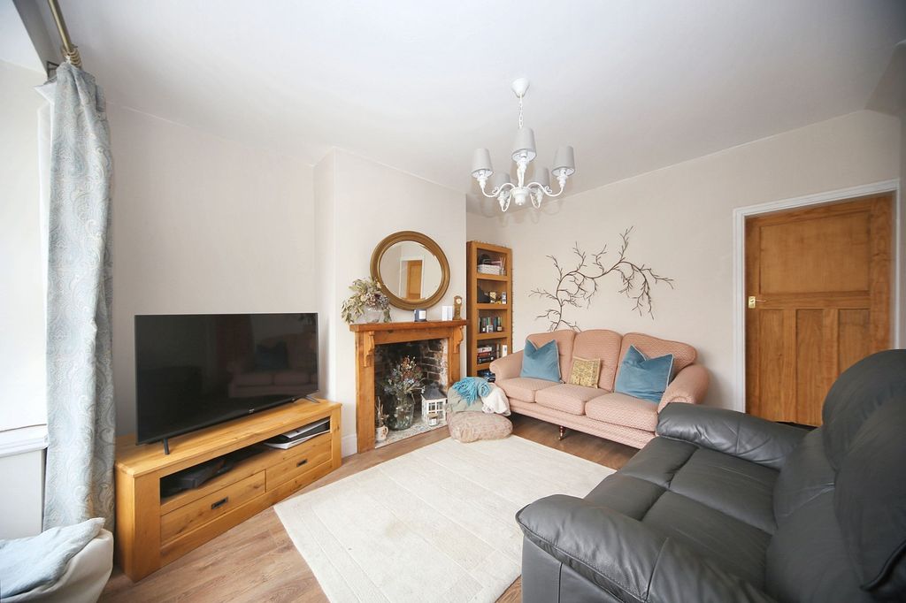 Property photo 2 of 21