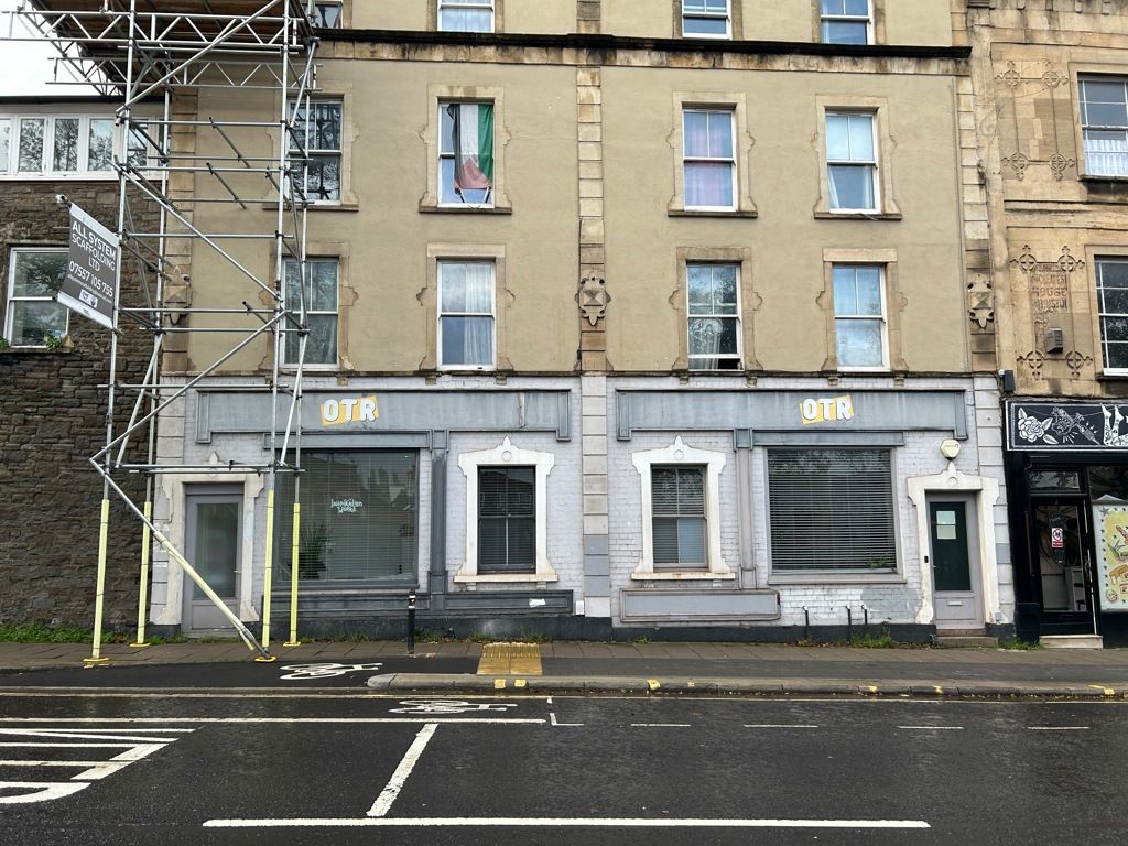 Property photo 1 of 7 Photo 4