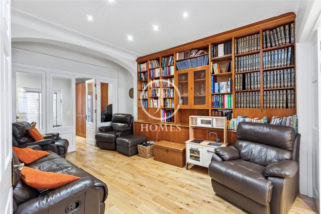 Property photo 3 of 10 Picture No. 02