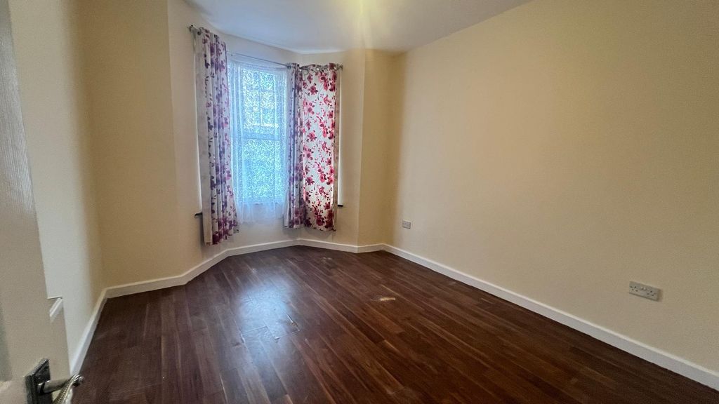 Property photo 2 of 12 Gallery