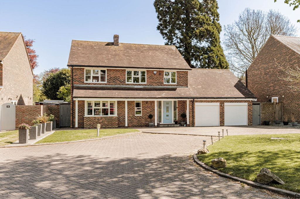 Property photo 1 of 39 Front (1)