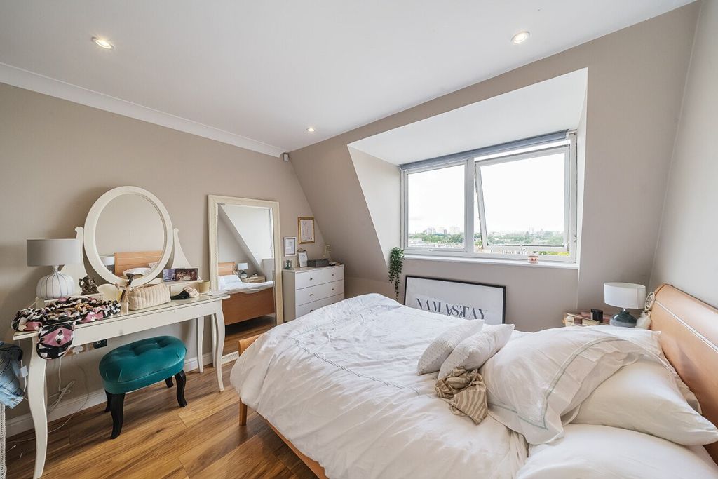 Property photo 3 of 11 Picture No. 22