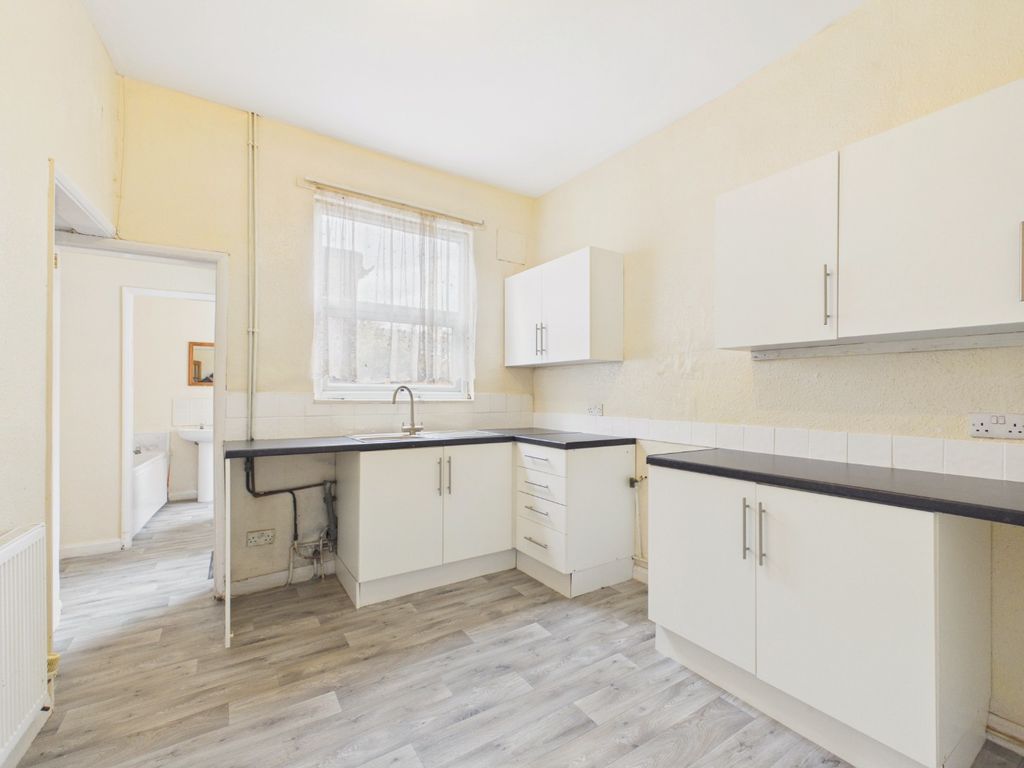 Property photo 2 of 14 5438972