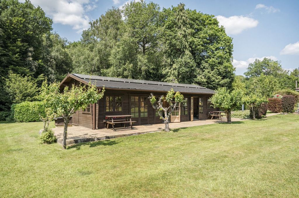 Property photo 3 of 16 Photograph 16