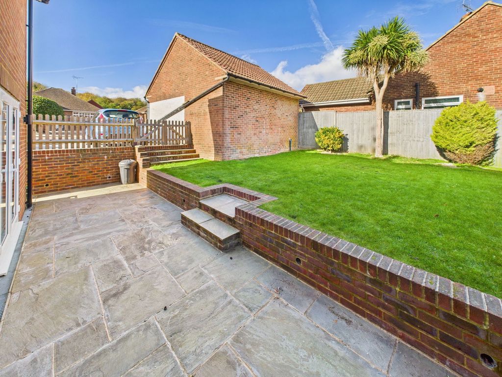 Property photo 3 of 20