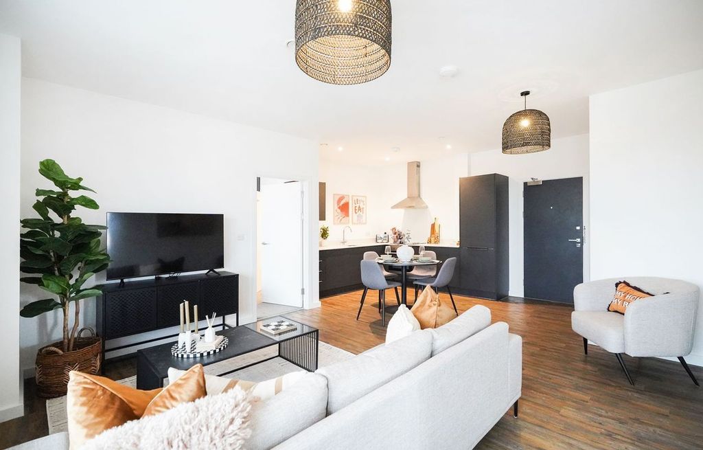 Property photo 2 of 22