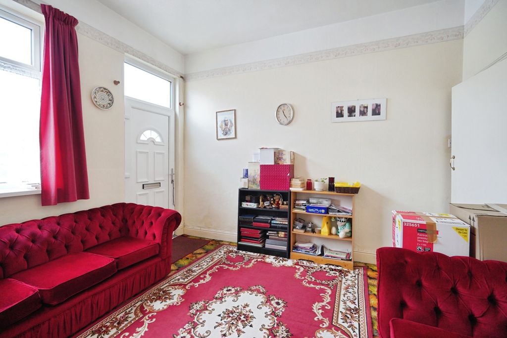 Property photo 3 of 18 Dining Room