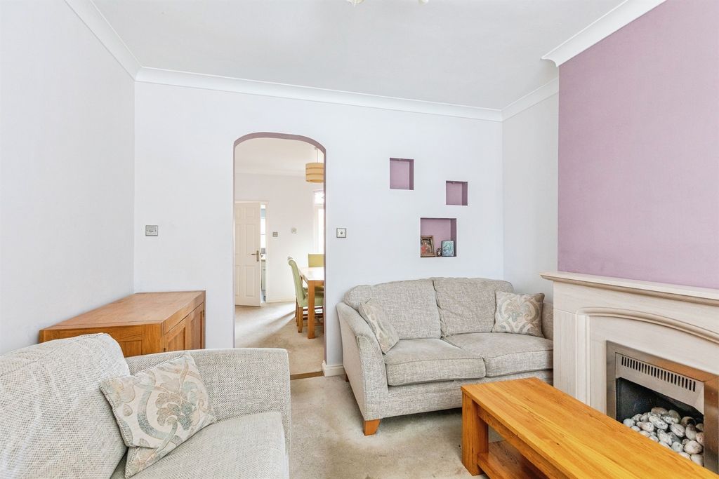 Property photo 3 of 20