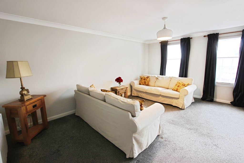 Property photo 1 of 13 Lounge Area