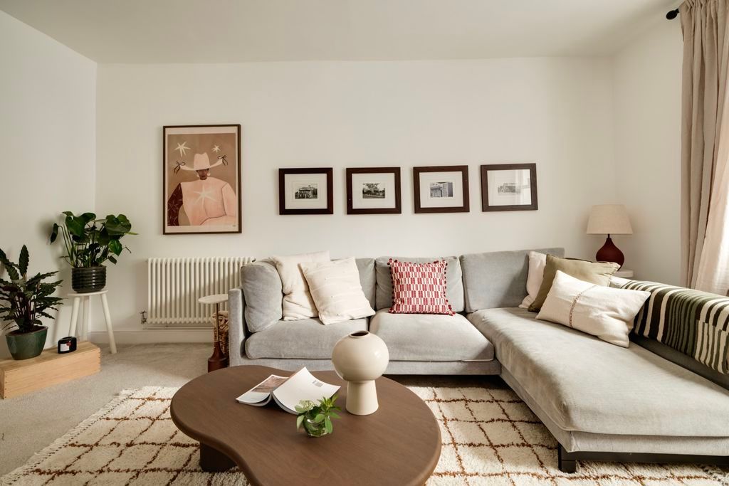 Property photo 1 of 15 Sitting Room