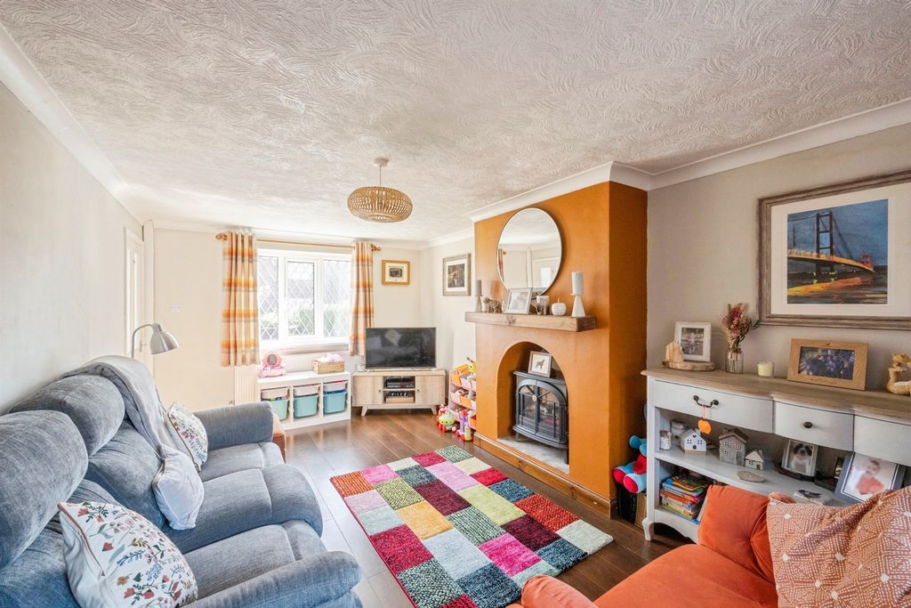Property photo 2 of 16