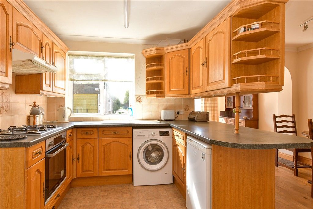 Property photo 3 of 10 Kitchen/ Dining Area