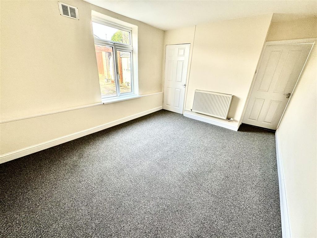 Property photo 2 of 8 Tempimagexirhpz.Jpg