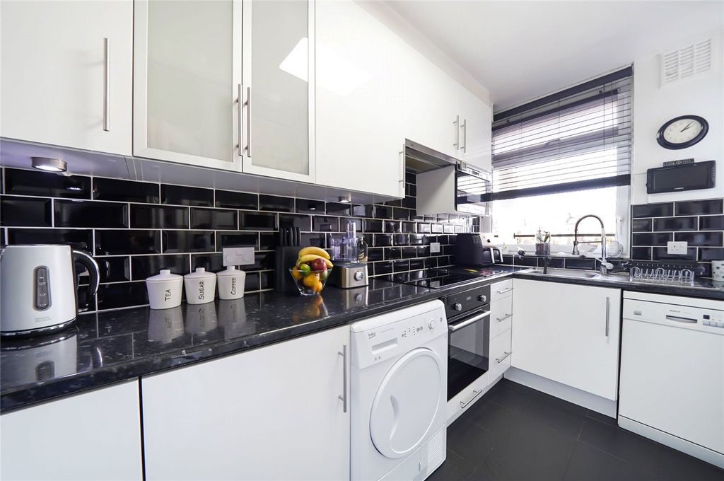 Property photo 3 of 15 Picture No. 35