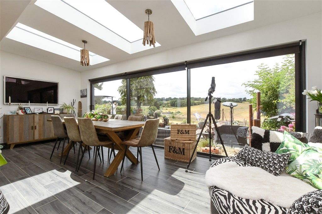 Property photo 3 of 21 Dining Area