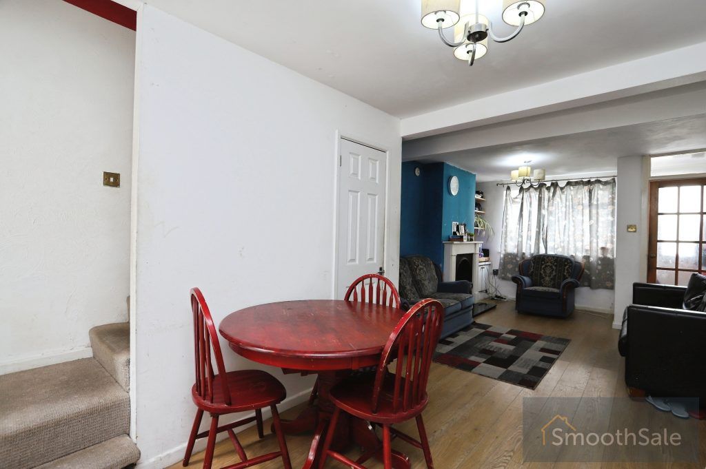 Property photo 3 of 17
