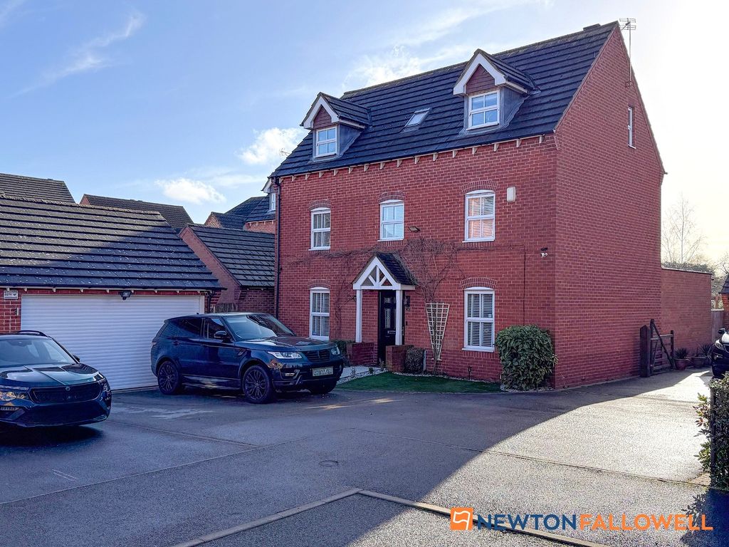 Property photo 1 of 32