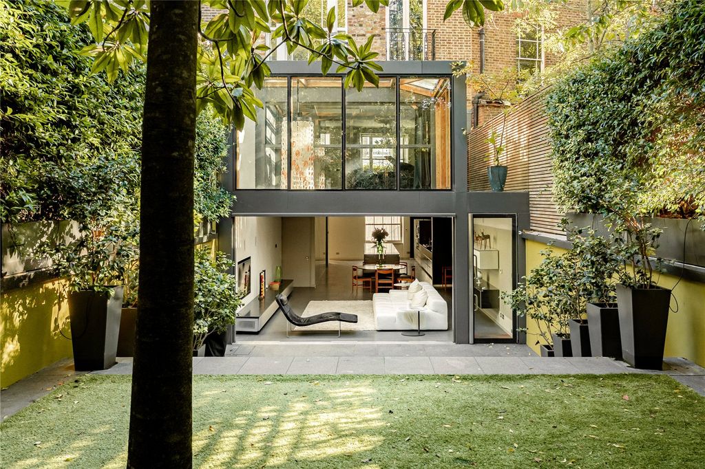 Property photo 2 of 26 Garden