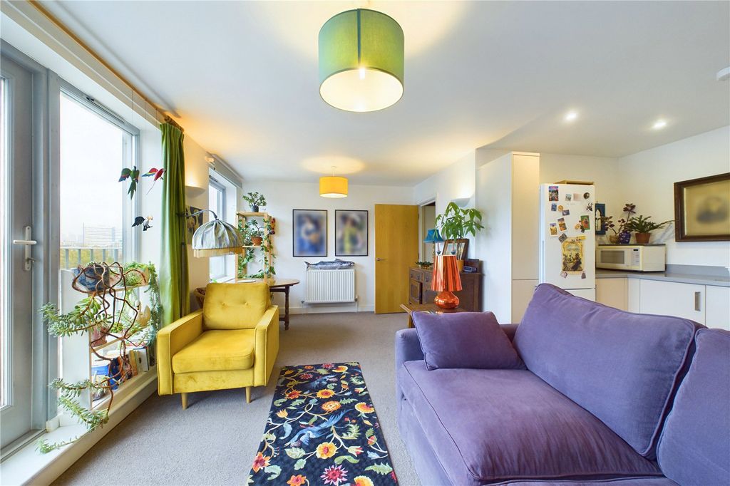 Property photo 3 of 13 Picture No. 18