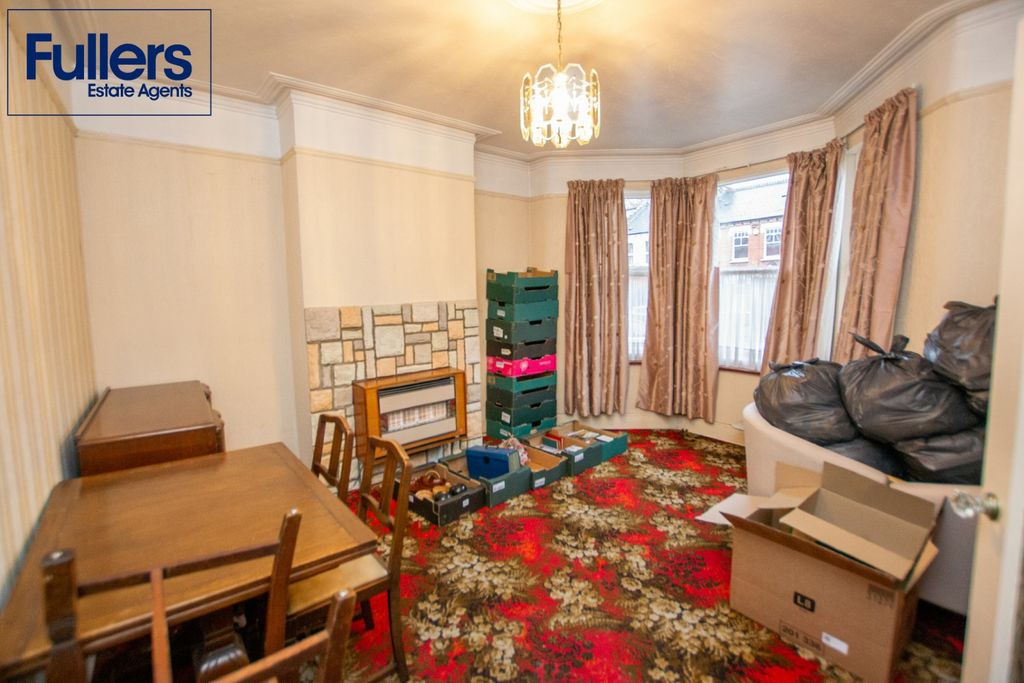 Property photo 3 of 10