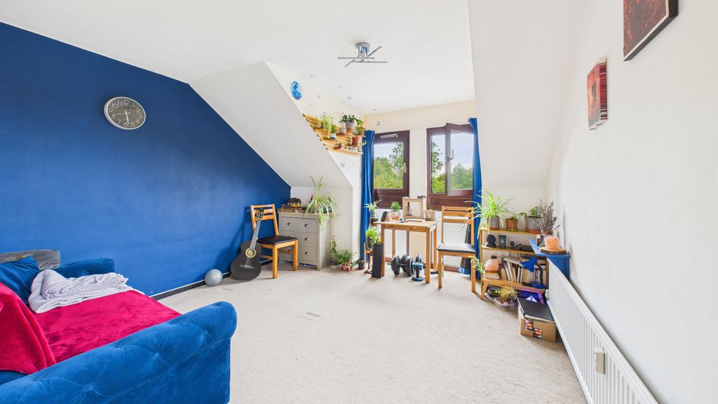 Property photo 3 of 5 Cam04968G0-Pr0070-Still003