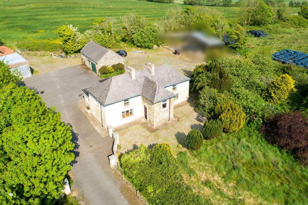 Property photo 1 of 28