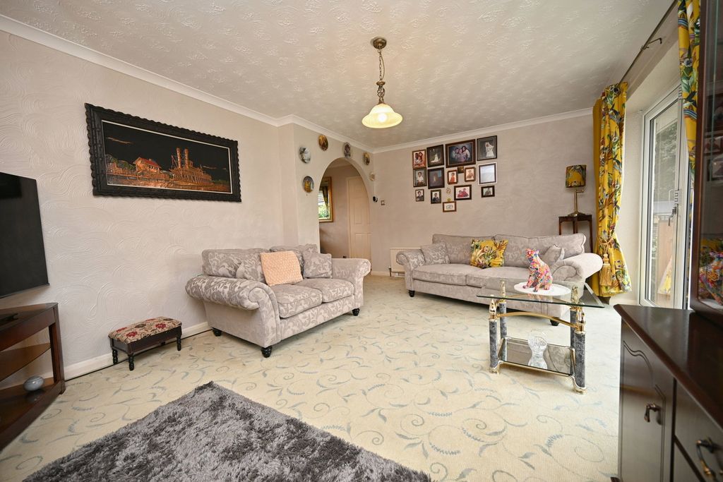 Property photo 3 of 23