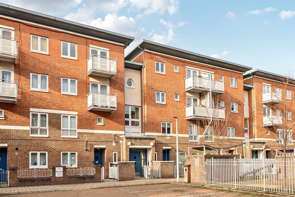 Property photo 1 of 13