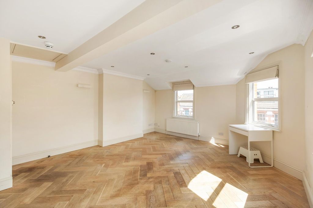 Property photo 2 of 16 Picture No. 03