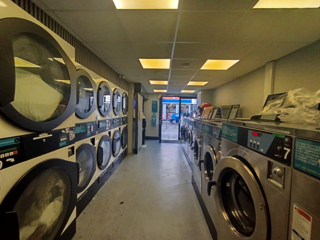 Property photo 3 of 9 Photo 8