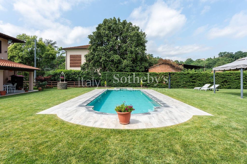 Property photo 3 of 27