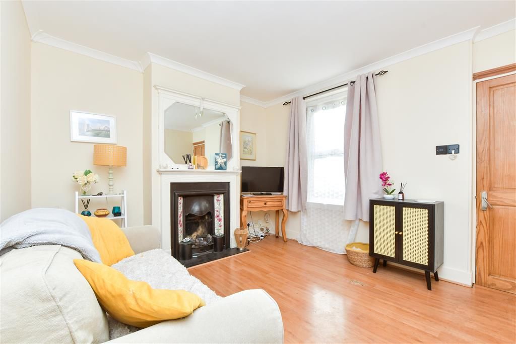 Property photo 1 of 14 Lounge