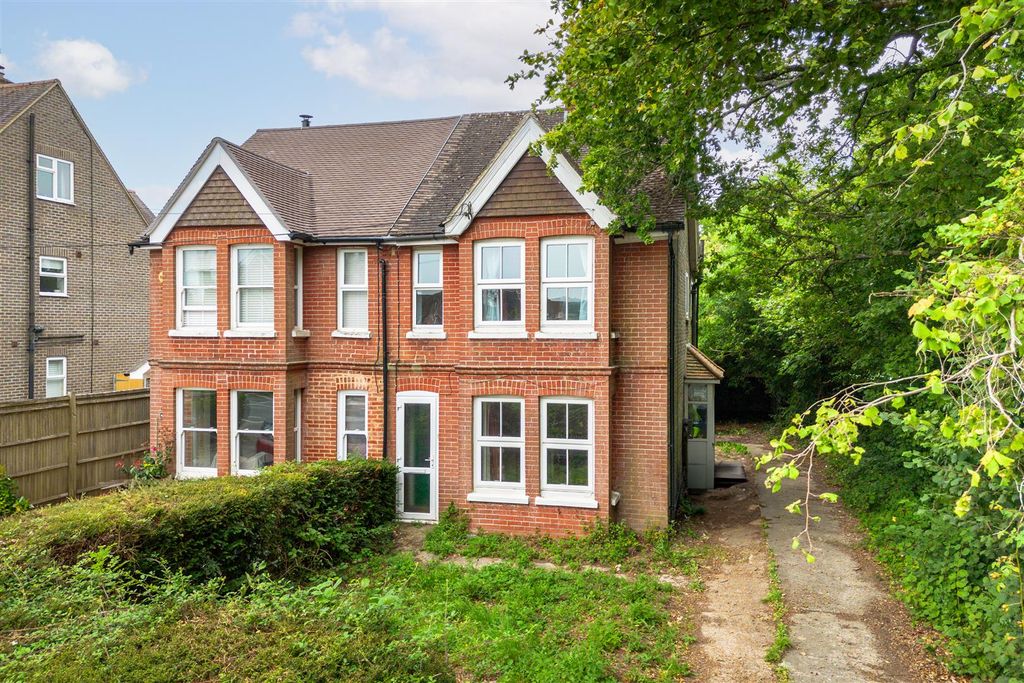 Property photo 1 of 24