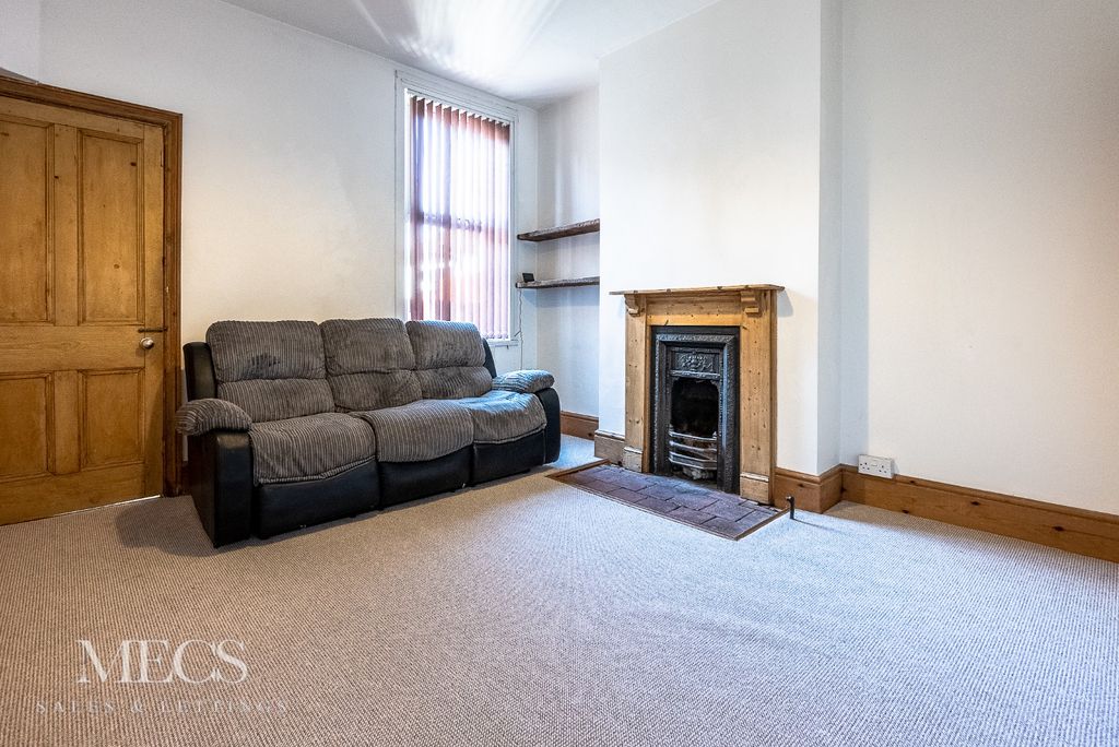 Property photo 2 of 8 1390563