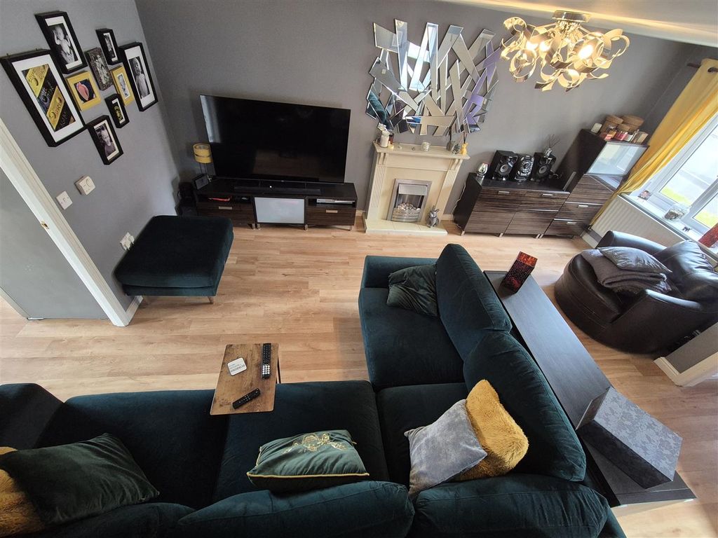 Property photo 3 of 13 Newsham_Road_52 (3).Jpg
