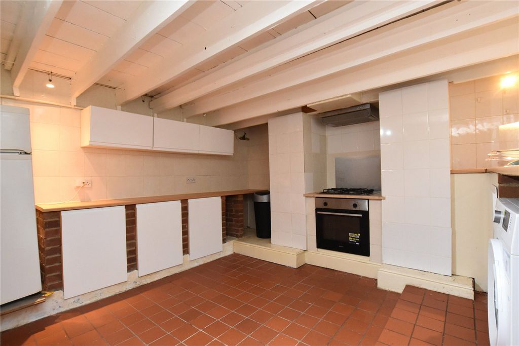 Property photo 3 of 9 Picture No. 32