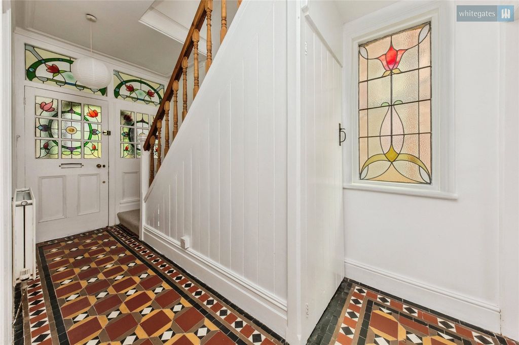Property photo 2 of 16 Picture No. 11