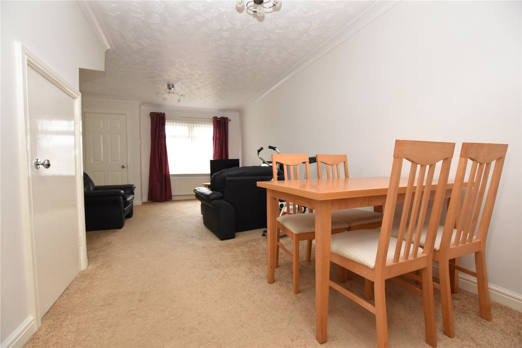 Property photo 3 of 21 Picture No. 13