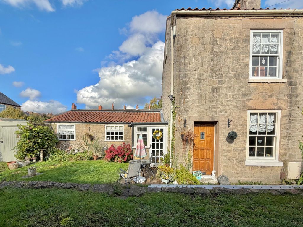 Property photo 2 of 21