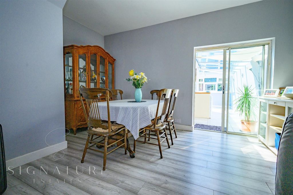 Property photo 3 of 13 Dining Area