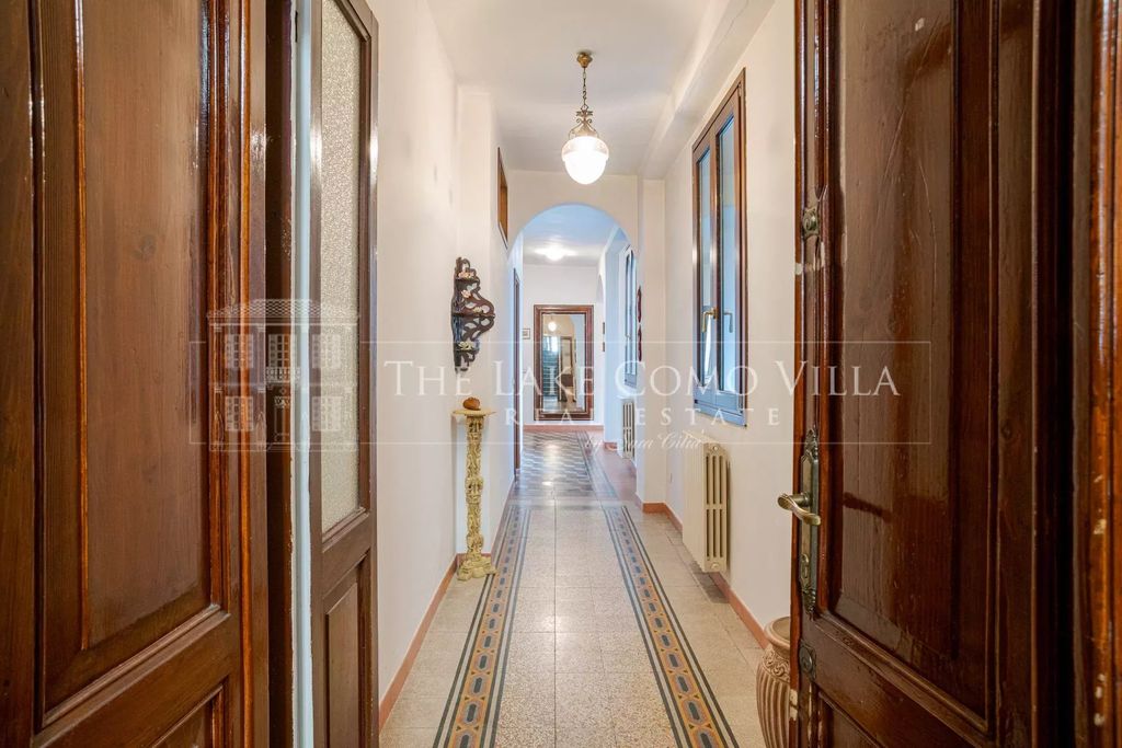 Property photo 2 of 34