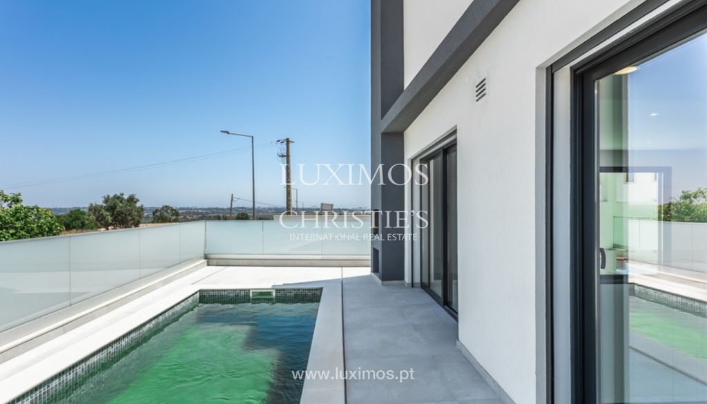 Property photo 2 of 27