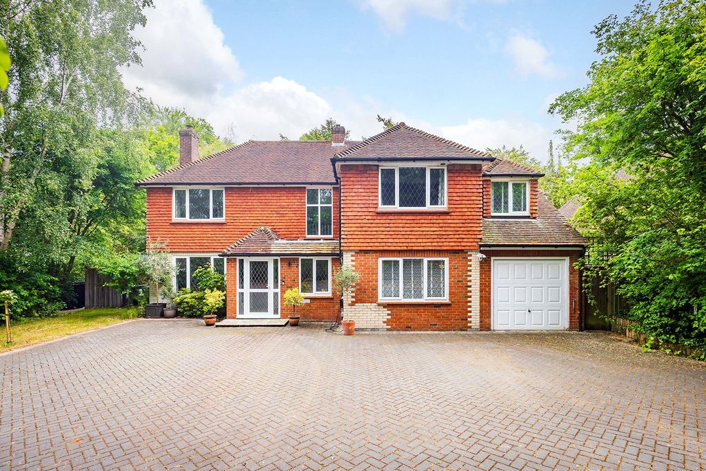 Property photo 1 of 21 Frontage