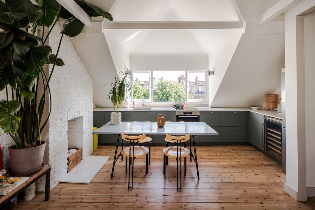 Property photo 3 of 20 347943 - Flat C, 9 Cranwich Road-24.Jpeg