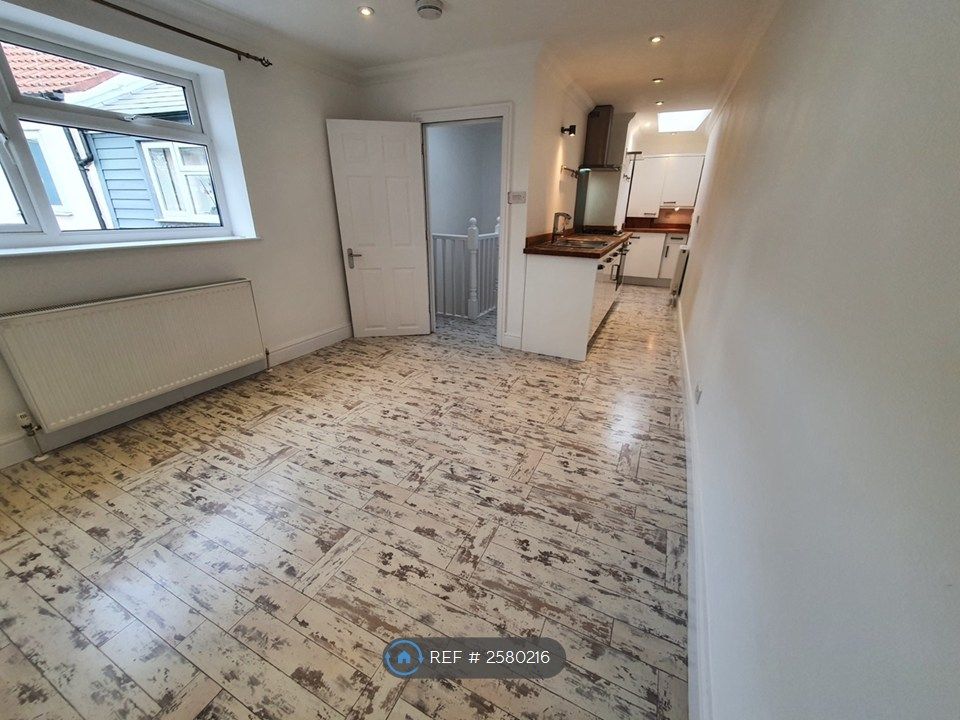 Property photo 2 of 10 Kitchen Diner