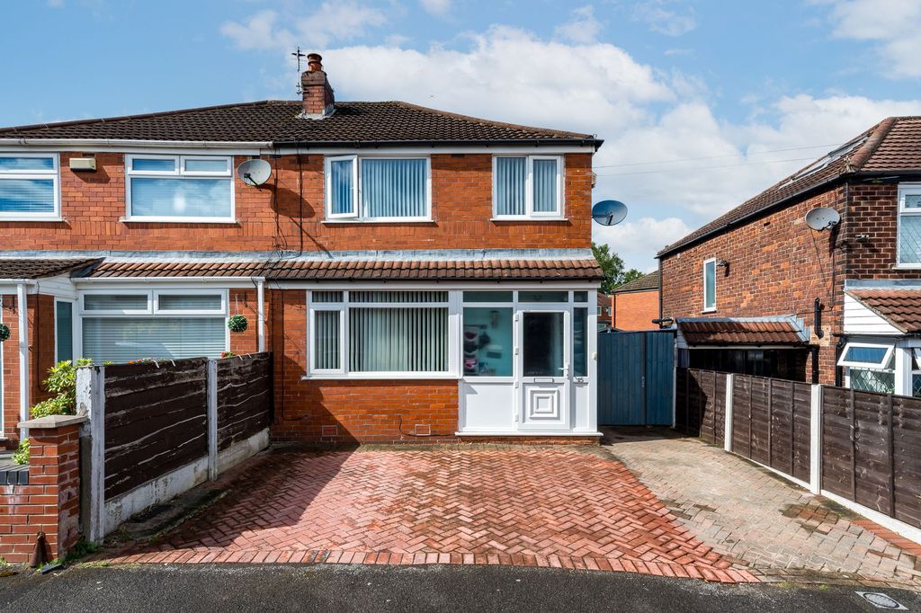 Property photo 2 of 31 Driveway / House Front 3